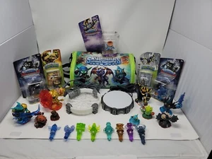 Skylanders Lot 14 Figures W/ Spyro Adventure Bag, 8 Crystals & 2 Xbox360 Portals - Picture 1 of 9