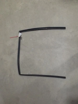 2001–2006 Hyundai Elantra Rear Left Driver Window Channel Used OEM 835302D000 Foto 1 de 4