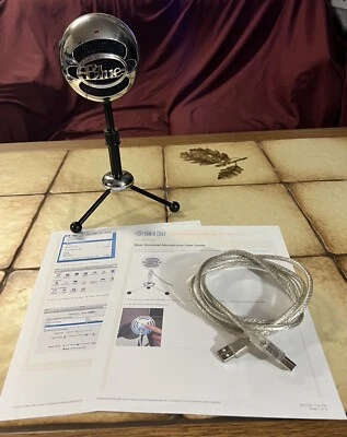 Blue Microphones - Snowball for Gaming, Streaming, Podcasts - Image 1 of 4