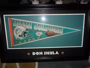 BANDERÍN DE DELFÍN DE MIAMI MONTADO DON SHULA AUTOGRAFIADO - Imagen 1 de 2
