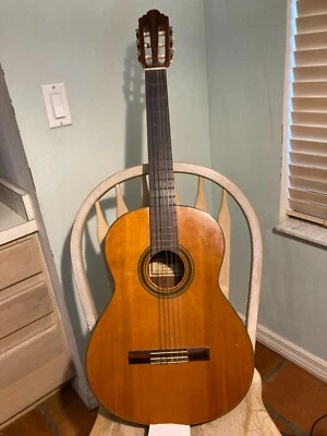 Guitarra acústica clásica Bruno Ventura V-1586 años 60. Serie # 06467. Foto 1 de 4