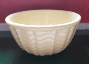 Vtg Robinson Ransbottom Pottery Co. RRP Roseville Small 5" Yellow Drape Bowl - Picture 1 of 8