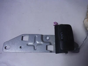 1998 HONDA PRELUDE PASSENGER RIGHT FRONT INTERIOR DOOR LOCK SWITCH OEM 1997-2001 - Picture 1 of 6