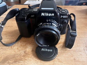 Nikon F-801S mit AF Nikkor 50mm 1.8 und Datenrückwand