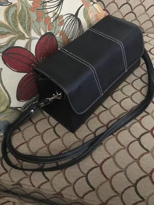 Bolsa transportadora Targus preta para pequenos dispositivos eletrônicos e acessórios - Imagem 1 de 4