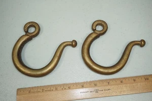 2 grandi ganci antichi in ottone massiccio commercio commerciale per appendere corda o catena - Foto 1 di 11