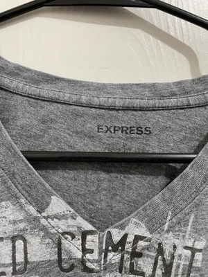 Men’s Gray V Neck Tee Shirt size large - Image 1 of 2