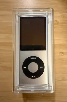 Apple iPod nano 4th Generation Silver 8 GB A1285 Factory Sealed - Immagine 1 di 4