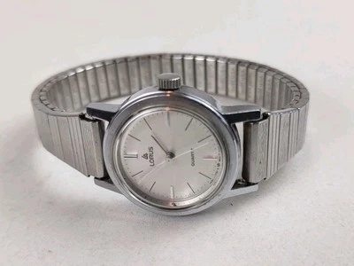 Винтажные женские часы LORUS серебристого тона классический эластичный браслет, 21 мм Y481-0400 - Изображение 1 из 4