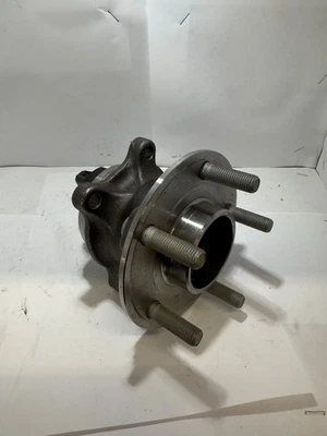 Buje de rueda trasero BV6Z-1104-B Ford Focus ST  Foto 1 de 4