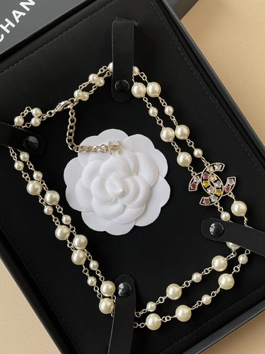 Collana CHANEL colore perla cristallo cavo intarsiato CCS oro chiaro ferramenta 24C