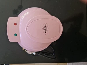 Pink Mini Cupcake Maker 1000W (7 Cupcake Compartments) - Picture 1 of 2