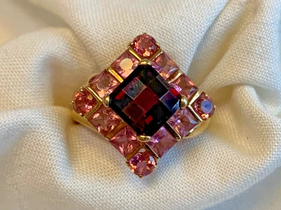 Anillo Oro Amarillo 10K 5.3g Joyería Fina Talla 8 Banda Piedras Rosa y Púrpura *LEER* Foto 1 de 4