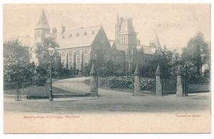 Puerta de entrada Colegio Metodista Belfast Escuela de Metododia Irlanda del Norte Reino Unido - Imagen 1 de 2