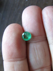 Esmeralda Tamaño Redondo Brillo Intenso 5.5mm 0.58ct, Sin Tratar - Imagen 1 de 11