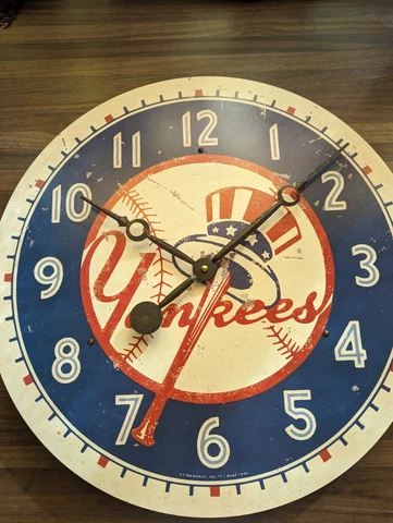 Battery powered wooden Yankees clock Cover