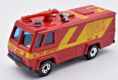 Matchbox Superfast Command Vehicle Fire Metro Airport red. Made in Macau - Image 1 of 2