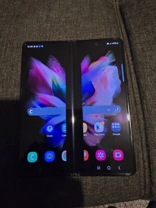 Samsung Galaxy Z Fold3 5G F926U - 256GB Black - w/ Black Line Down Center Screen - Picture 1 of 6