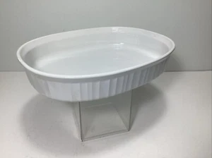Vintage Corning Ware  F-6-B French White 1.8 Litter Oval Backing Casserole Dish. - Picture 1 of 5