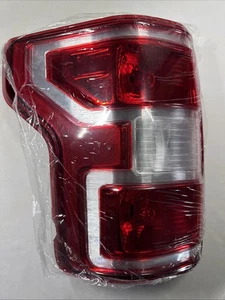Luz trasera para Ford F-150 2018-2020 lado izquierdo del conductor con bombillas (CHIP, LEER) - Imagen 1 de 11