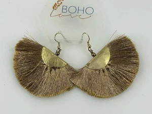 Boho Gold Tone Fiber Fan Shape Womens Earrings Scuffs & Scrapes on metal - Picture 1 of 4