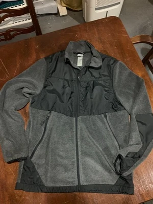 Chaqueta polar Champion para hombre talla pequeña gris y negra Foto 1 de 4