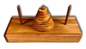 Turm von Hanoi Holzpuzzle | Klassischer Brainteaser mit 9 Ringen - Bild 1 von 4