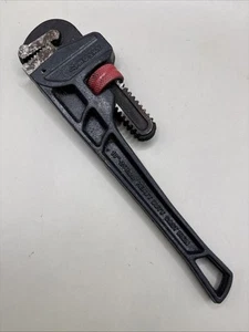 Husky Heavy-Duty Pipe Wrench 10"-250mm 1000 014 151 - Picture 1 of 2