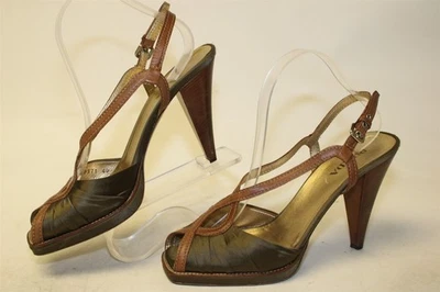 Zapatos Prada de tacón cono de cuero satinado con tira trasera para mujer 9 40 hechos en Italia 8371 Foto 1 de 4