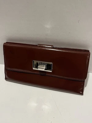 Cartera Larga Gucci Giratoria Doble Plegable Charol Borgoña Hecha en Italia Foto 1 de 4