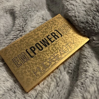 HUDA BEAUTY Empowered Eyeshadow Palette ~ Brand New In Box ~ RRP £62  - Image 1 of 2