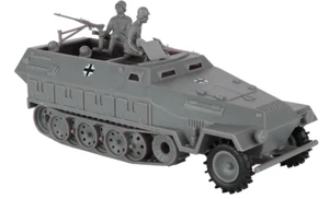 BMC CTS 67335 1/32 WW2 German Hanomag 251 Halftrack Armored Vehicle - Bild 1 von 1
