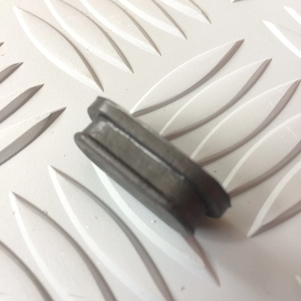 Massey Ferguson Brake Back Plate Rubber Bung T20, 35, 135, 240, 550, Ford, 3000