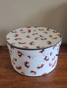 Vintage Floral Design Stoff Hutschachtel mit Deckel & Seilgriff & 2 Vintage MÜTZEN - Bild 1 von 12