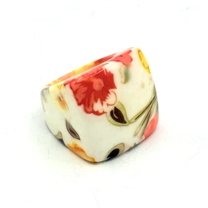 Vintage Lucite Plastic Multicolor Floral Ring Size 8 Square - Picture 1 of 7
