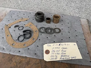 TORO 21" SNOWBLOWER AUGER WORM GEAR AND BEARING 5-7170 256-32 37-6560 252-76 - Picture 1 of 7