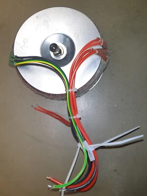 Trasformatore toroidale 575VA 115/115 (230V) , 19v 5A, 48V 10AMP, come nuovo - Immagine 1 di 4