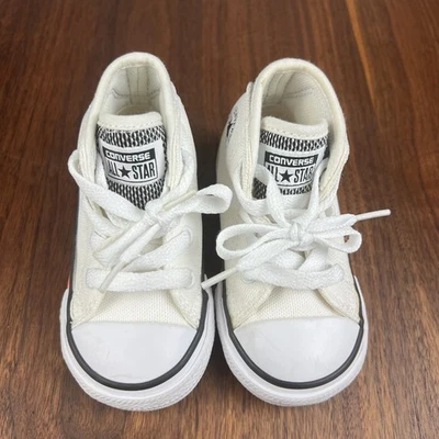 Top alto blanco monocromo Converse Chuck Taylor All Star talla 5c niño pequeño Foto 1 de 4