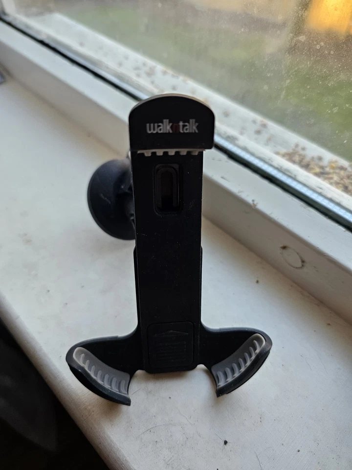 UNIVERSAL IN CAR MOBILE PHONE SAT NAV PDA GPS HOLDER WITH LOCKING SUCTION MOUNT - Image 1 of 2