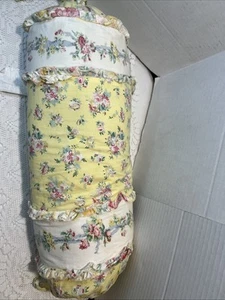 Mary Jane’s Farm Nackenkissen Frühling Blumen Shabby Chic 20” lang 21” Durchmesser - Bild 1 von 7