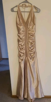 Vestido Formal DORADO Talla 8 Foto 1 de 4