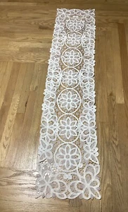 "Bufanda tocador de encaje bordado floral de algodón blanco corredor de mesa 64"" X 15""" - Imagen 1 de 8