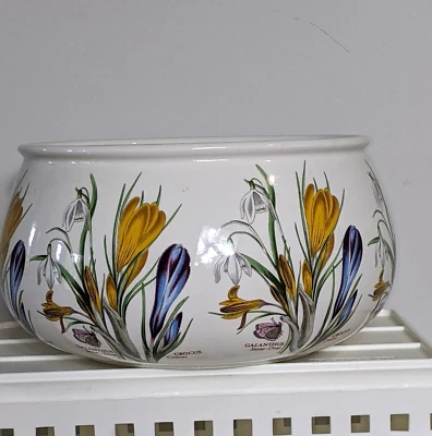 Portmeirion "The Botanic Garden' 8.5" Round Romantic Vegetable/Salad Bowl Crocus - Image 1 of 4
