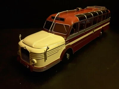 Krupp Titan 080 1975 IXO Diecast Bus in scale 1/43  - Image 1 of 4