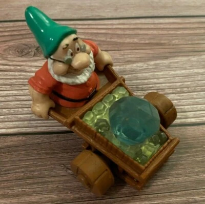 Juguete Disney's Seven Dwarfs - Doc con carretilla - Gema giratoria, joya - Gafas Foto 1 de 3