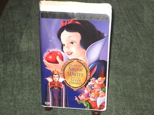 Snow White and the Seven Dwarfs Disney Classic VHS Tape 2001 Platinum Edition - Picture 1 of 6