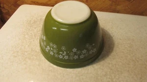 Vintage Pyrex Spring Blossom (Crazy Daisy) Mixing Bowl 401 NICE - Picture 1 of 2