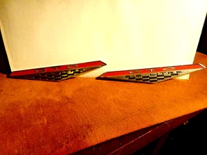 Vintage Pair Pontiac Gto Fender Badges Partial Pins Excond - Picture 1 of 5