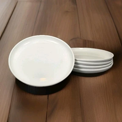 SET OF 5 Crate & Barrel Culinary Arts White High Rim Dinner Plates 10 1/2" - Image 1 of 4