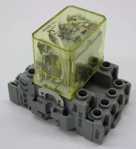 IDEC RH4B-ULDC24V Relè di Alimentazione con Indicatore, 4PDT, 10A, 24VDC con Presa DIN Rail - Foto 1 di 6